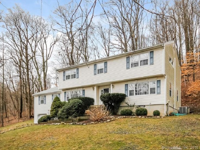 Old windows in need for replacement